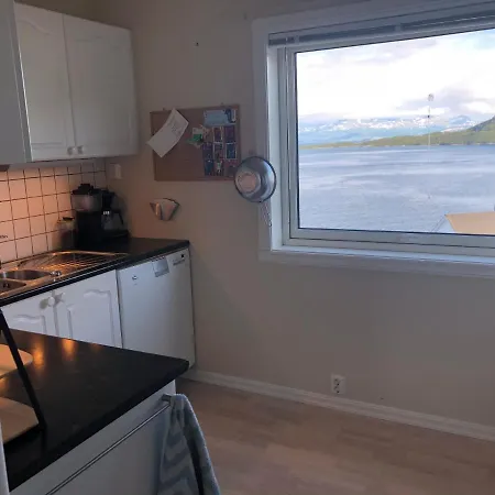 Harstad. 2 Bedrooms Apartamento